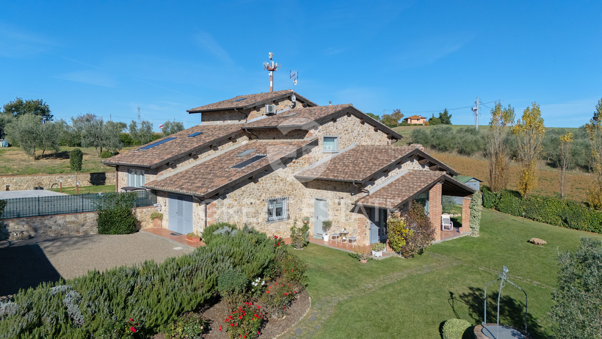 House in Monte San Savino - Image 5