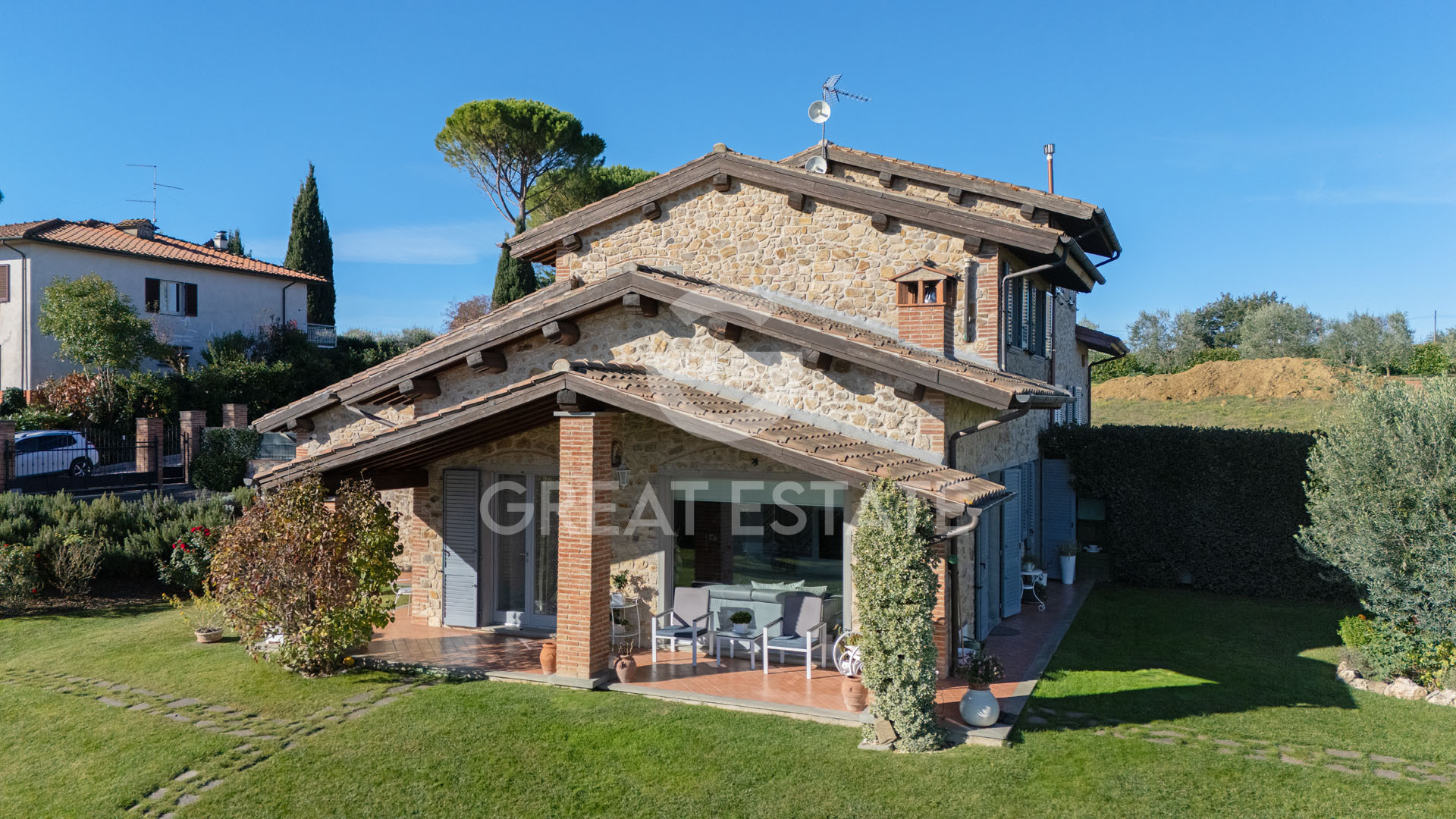 House in Monte San Savino - Image 3