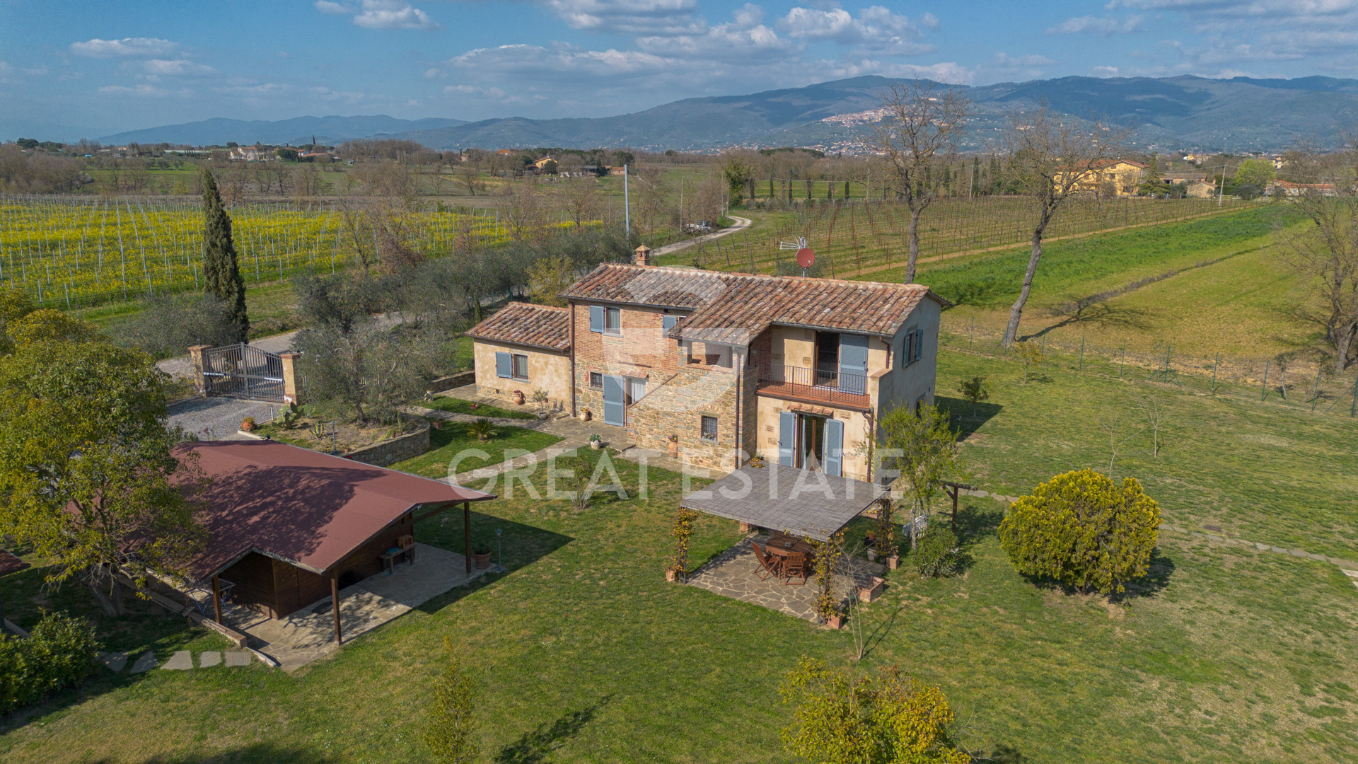 House in Cortona - view 1