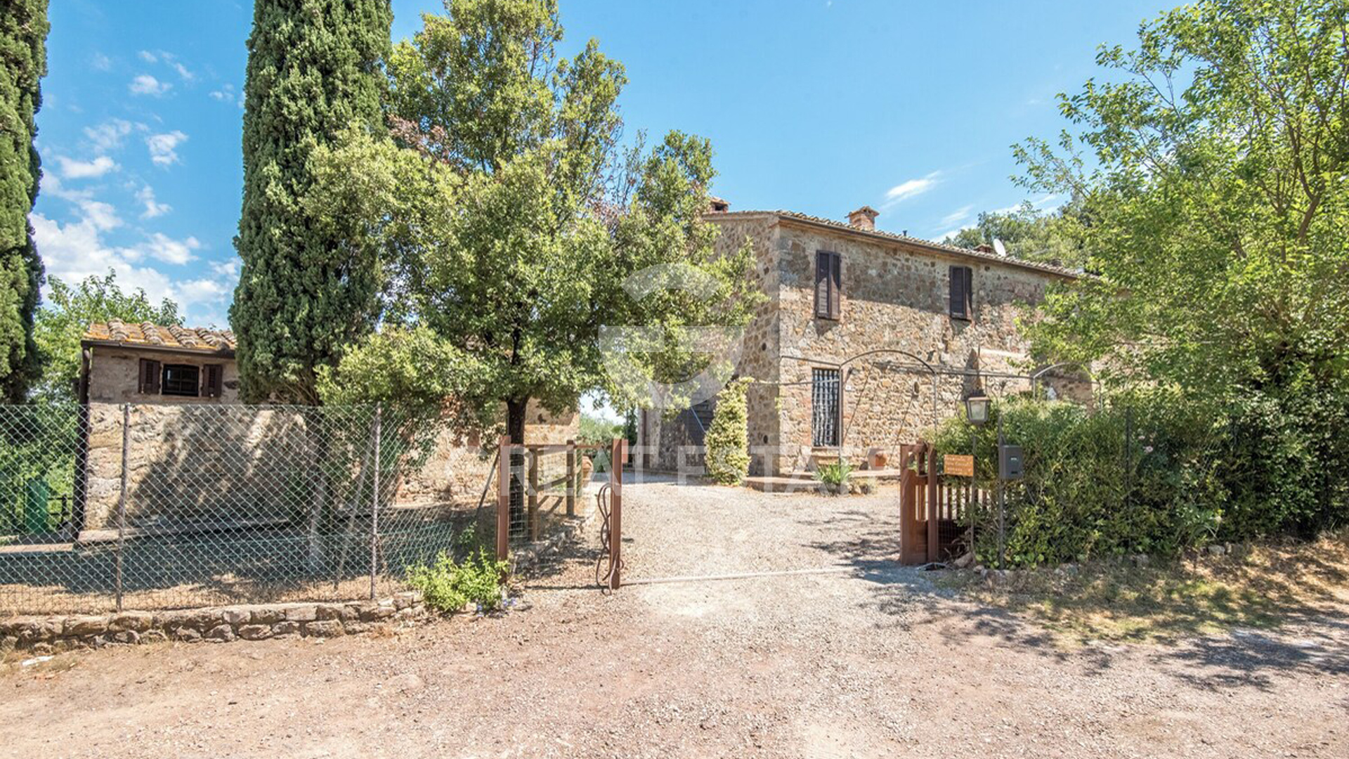 House in Murlo - view 1