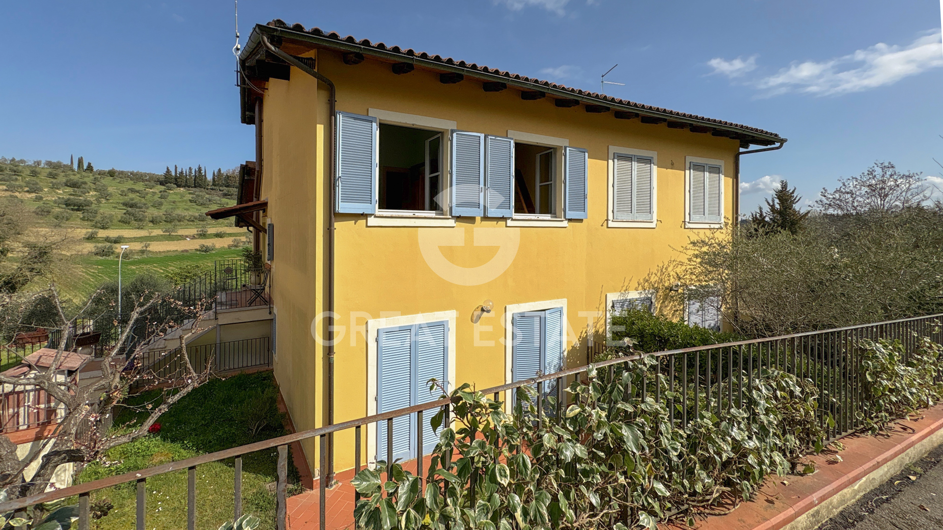 House in Cetona - view 1