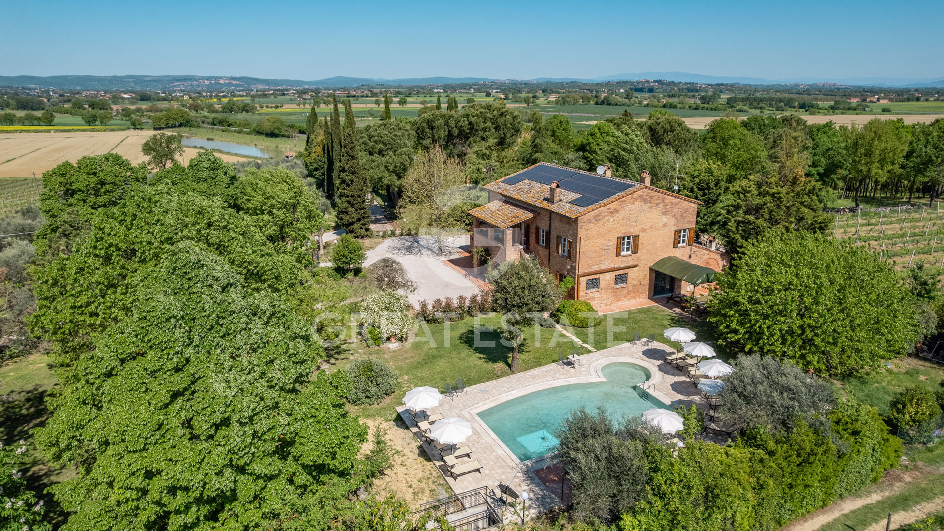 House in Fasciano - view 1