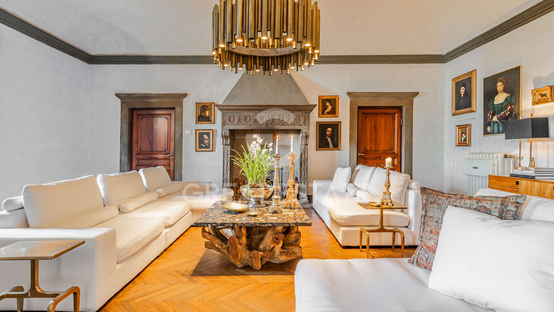 House in Castiglion Fiorentino - view 1