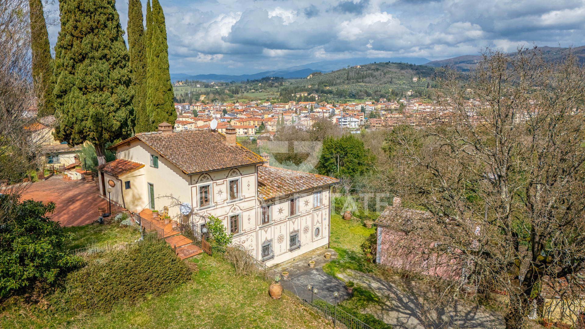 House in Arezzo - view 1
