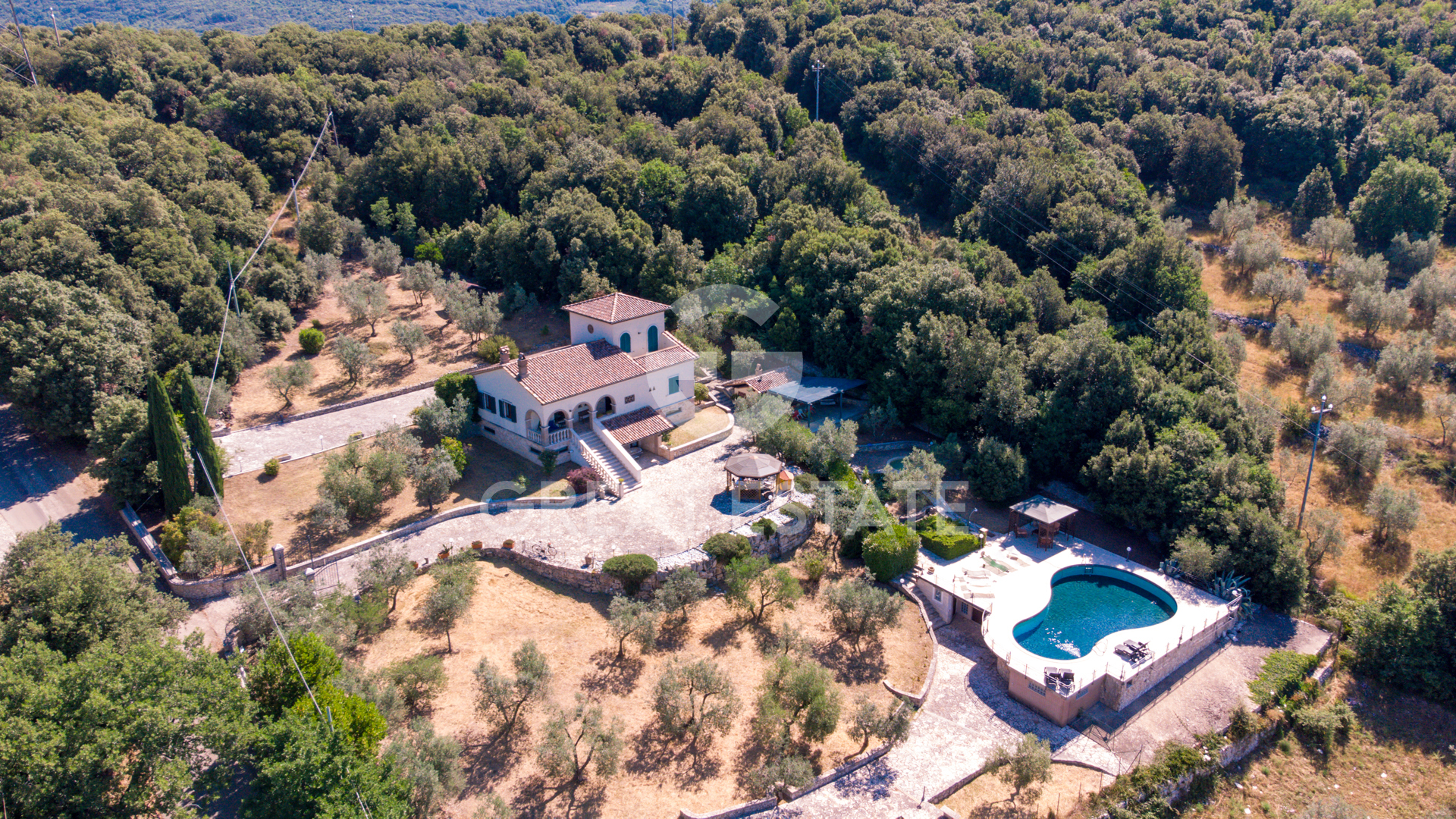 House in Guardea - view 1