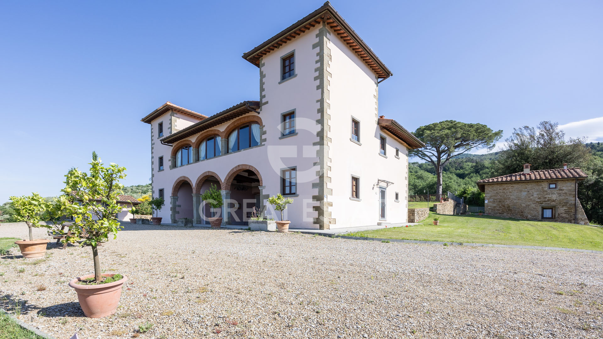 House in Loro Ciuffenna - view 1