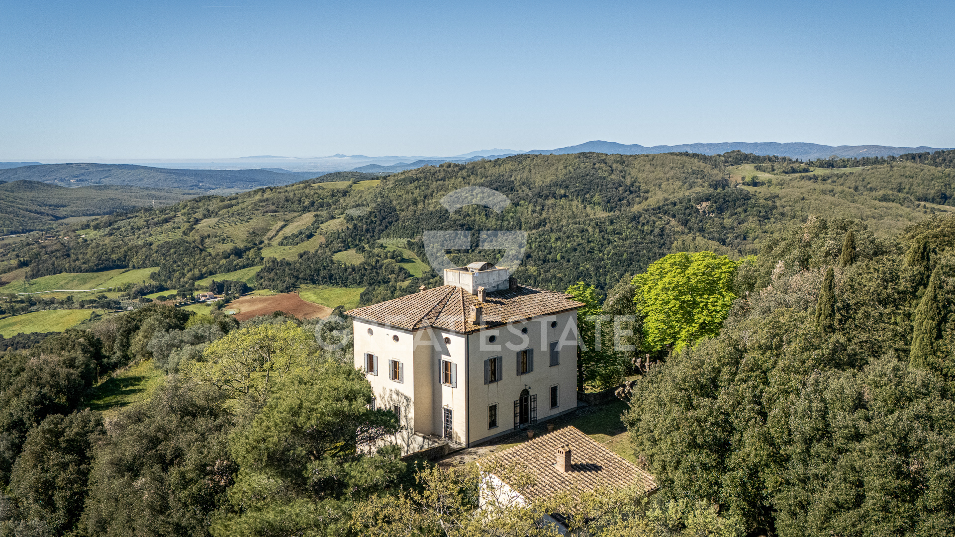 House in Pomarance - Image 2