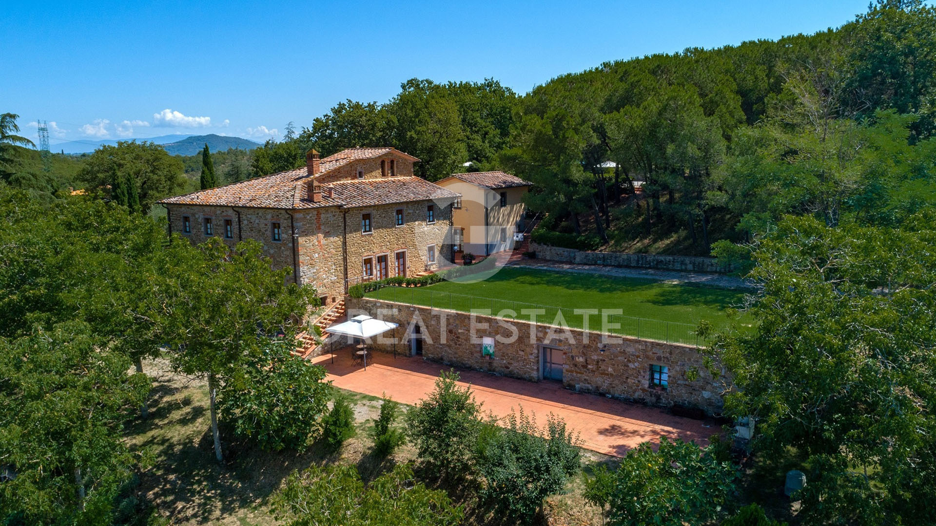 House in Bucine - view 1