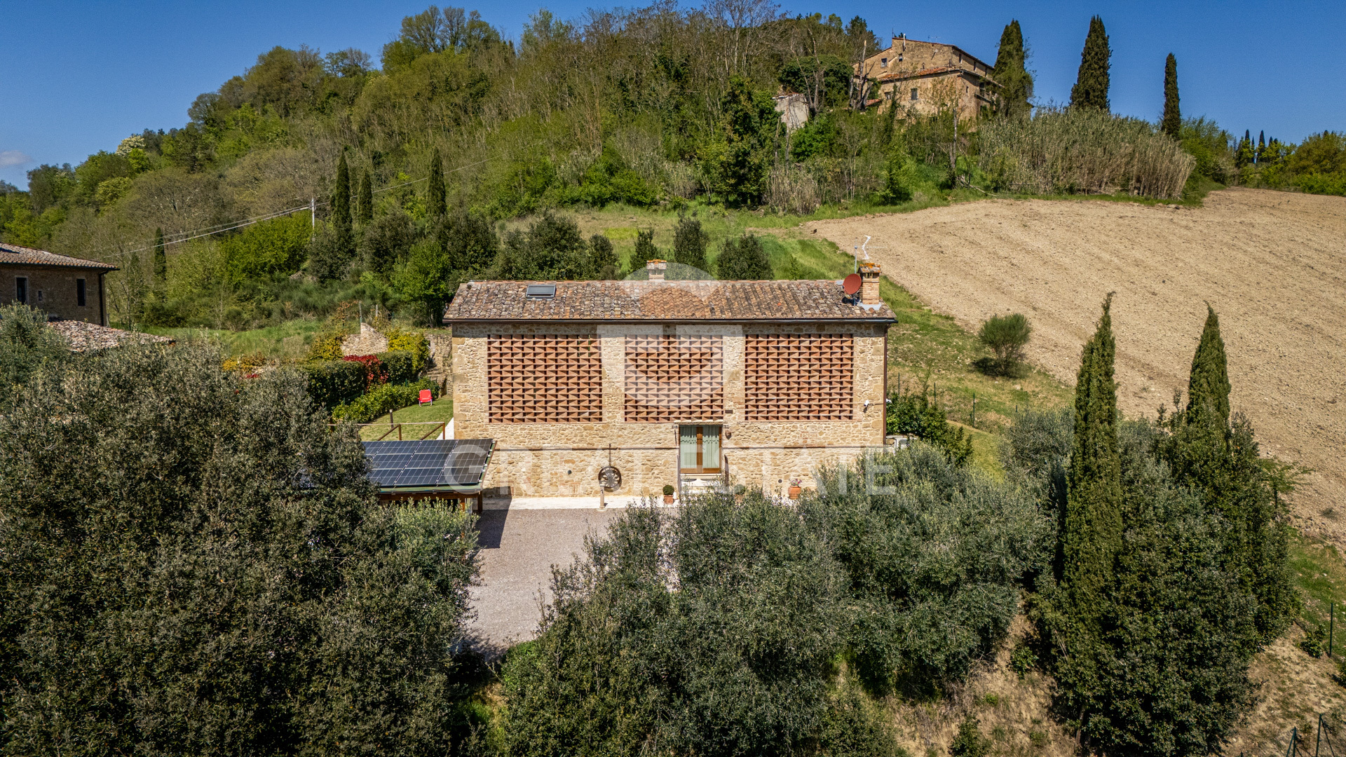 House in San Gimignano - view 1