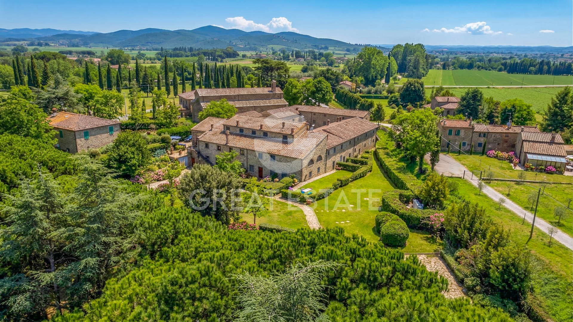 House in Cortona - view 1