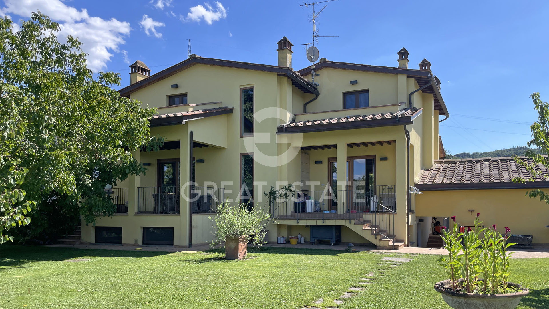 House in Vignale - view 1