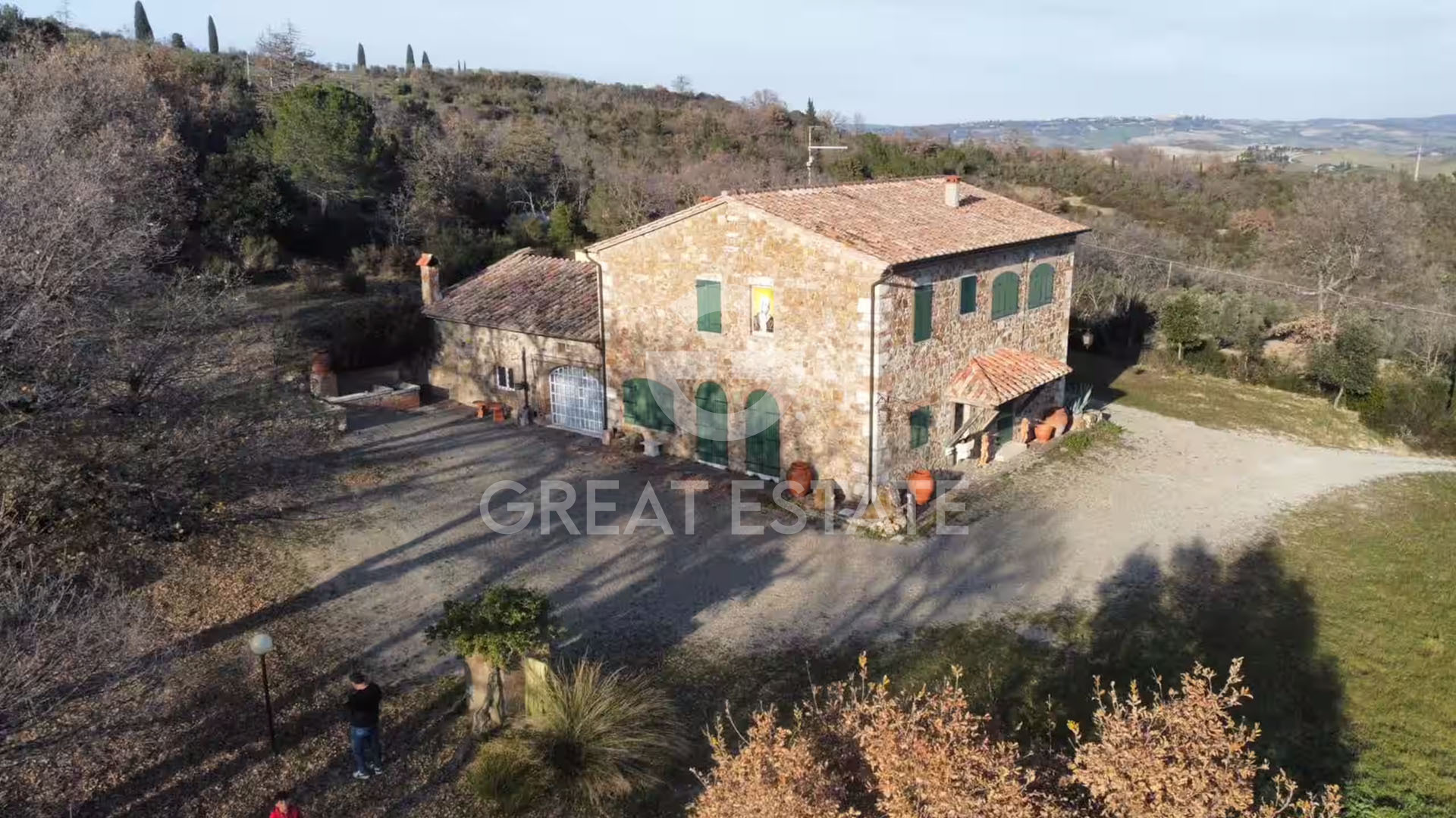 House in San Quirico d'Orcia - view 1