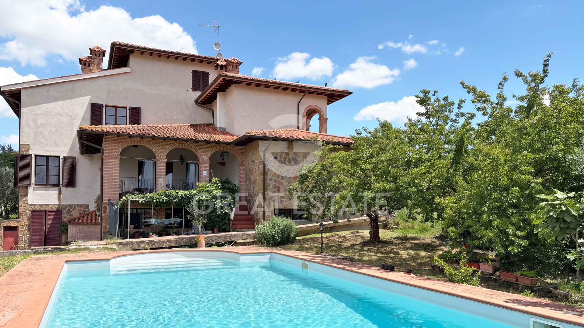 House in Asciano - view 1