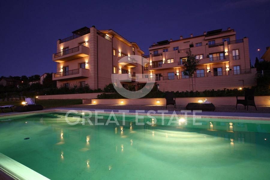 La Voce della Luna The Luxury 4