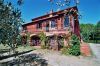 Foto esterno della proprietà Red House