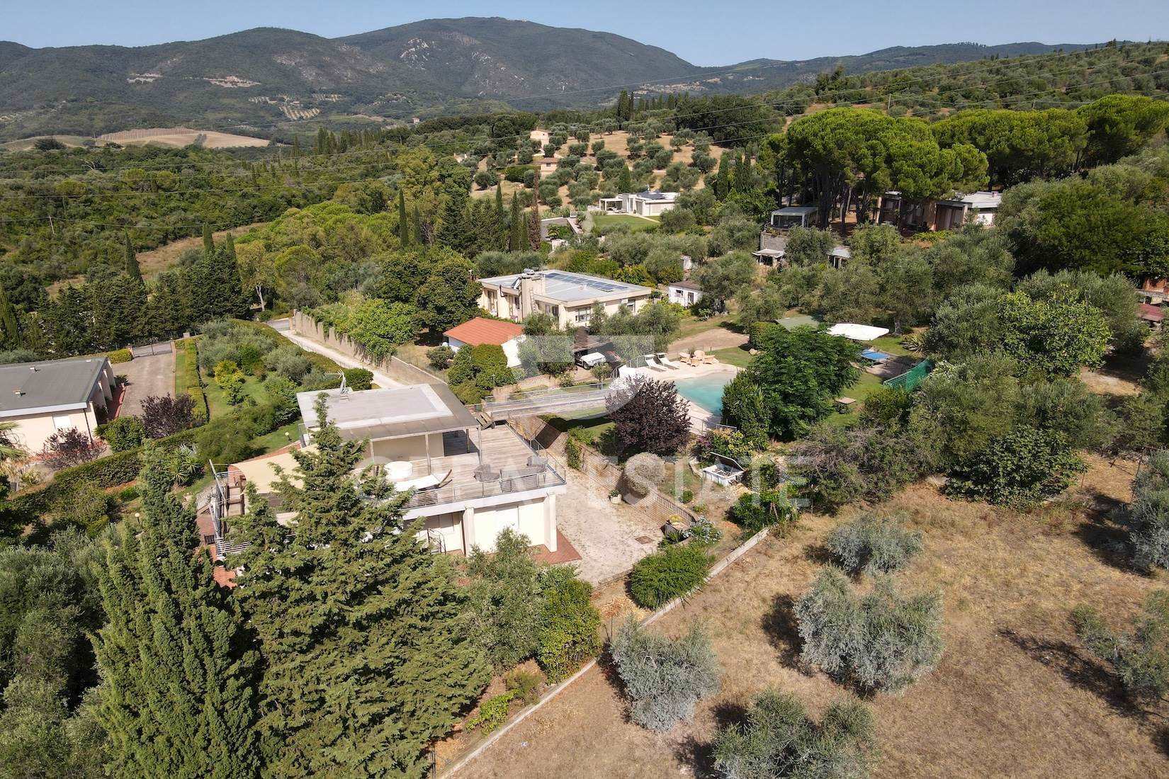 House in Suvereto - Image 3