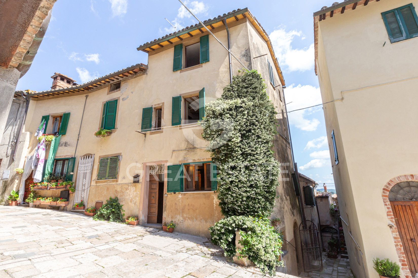 House in Cetona - view 1