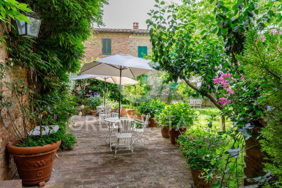 Il giardino d'estate nel Borgo