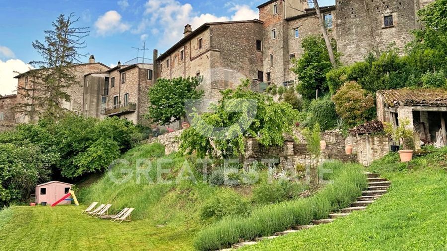 LA TORRE E IL GIARDINO