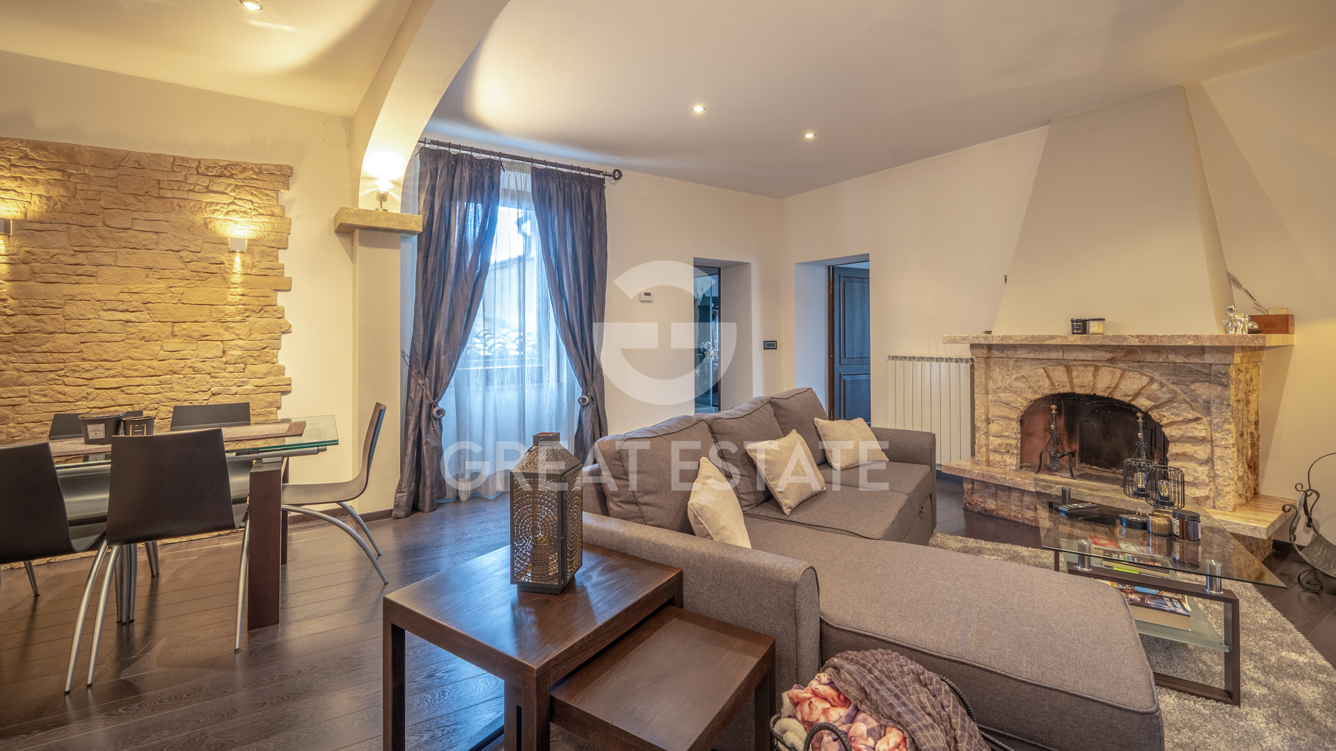 House in Trequanda - view 1