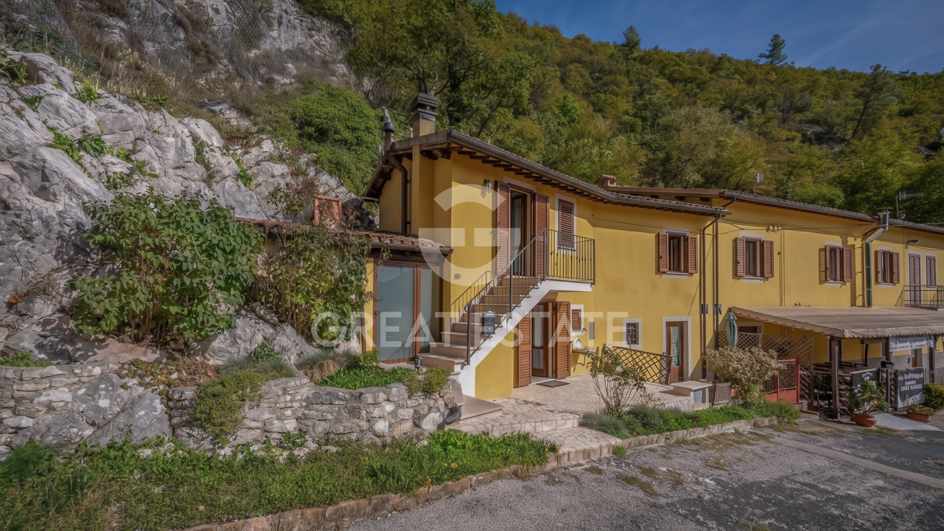 House in Italian Republic - Image 3