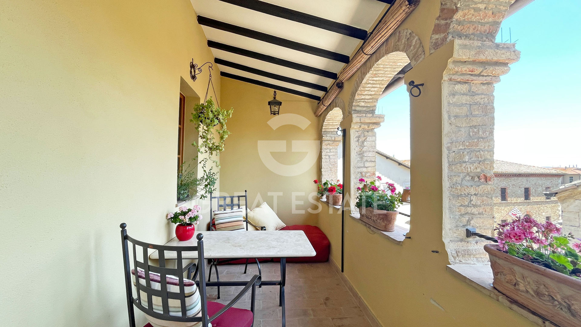 House in San Quirico d'Orcia - view 1