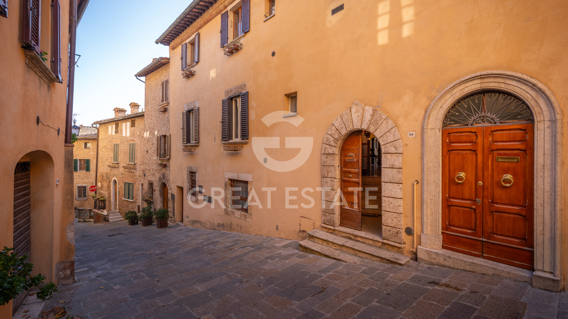 House in Montepulciano - view 1