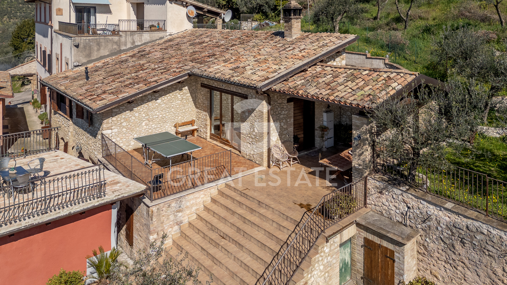 House in San Lorenzo - view 1