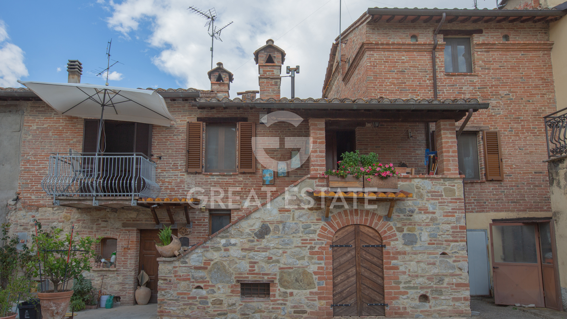 House in Panicarola - view 1