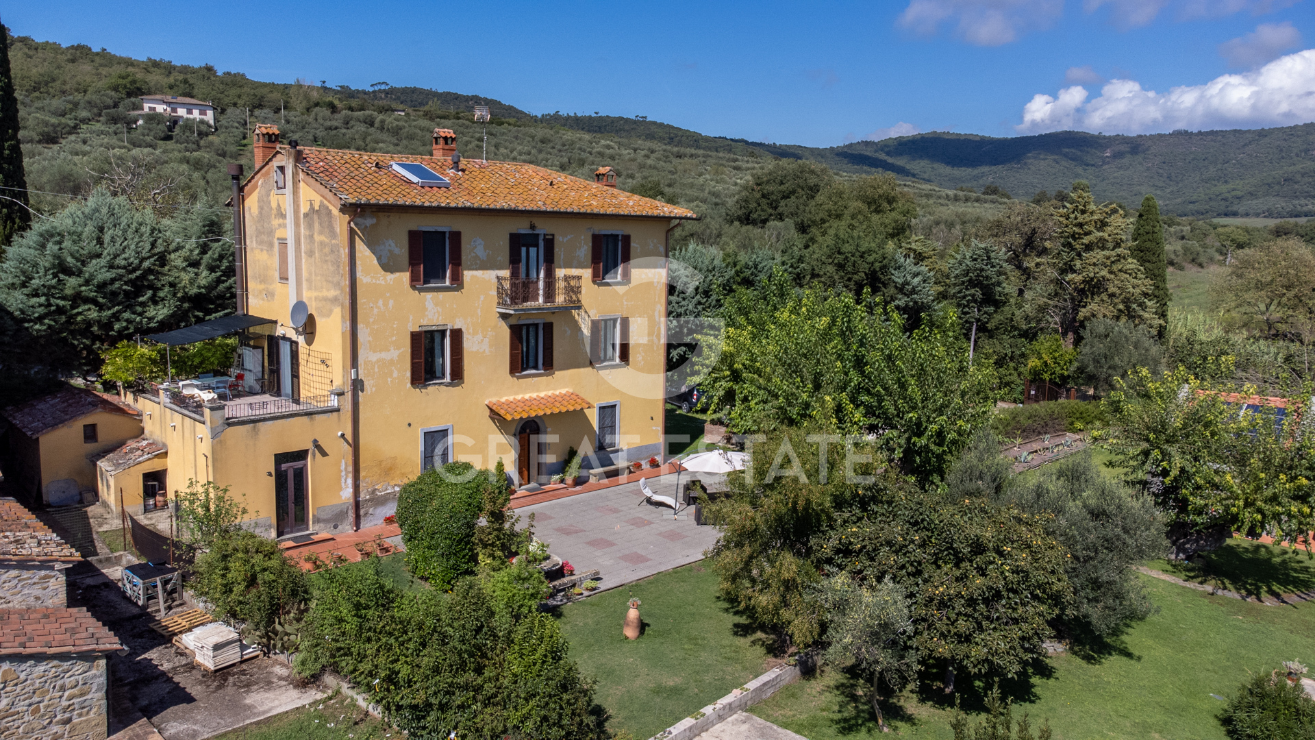 House in Tuoro sul Trasimeno - view 1