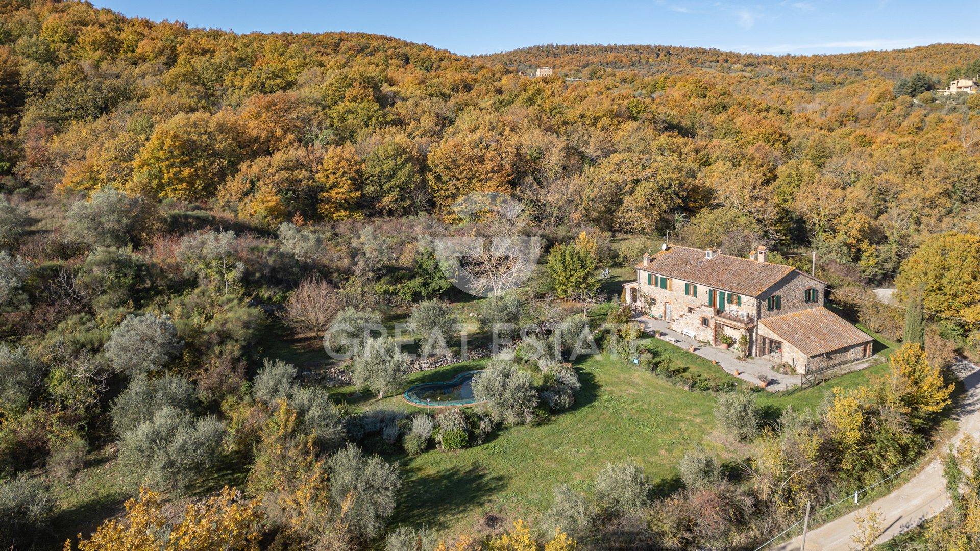 House in Montegiove - Image 2