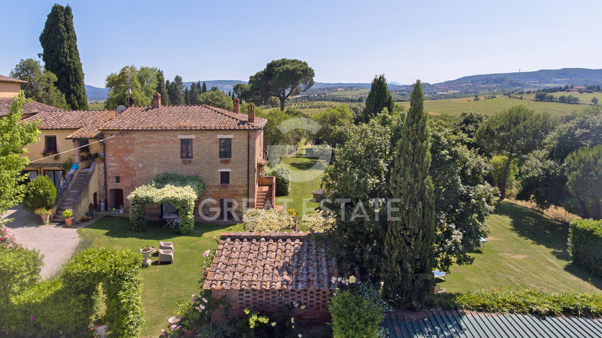 House in Montepulciano - view 1